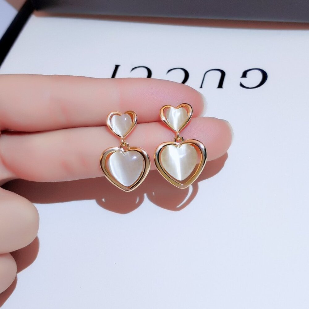 Women’s Gold-Wrapped Heart Cat’s Eye Stone Stud Earrings Silver Needle Posts